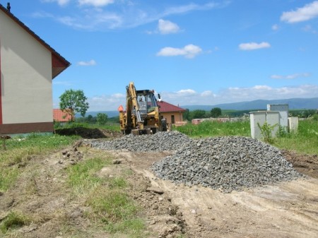 Terénní úpravy_příjezdová cesta_štěrk.jpg